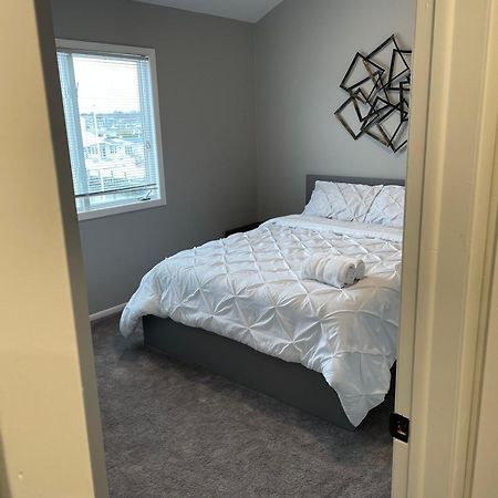 Shore Acres Waterfront Home In Brick With Swimming Pool Access מראה חיצוני תמונה