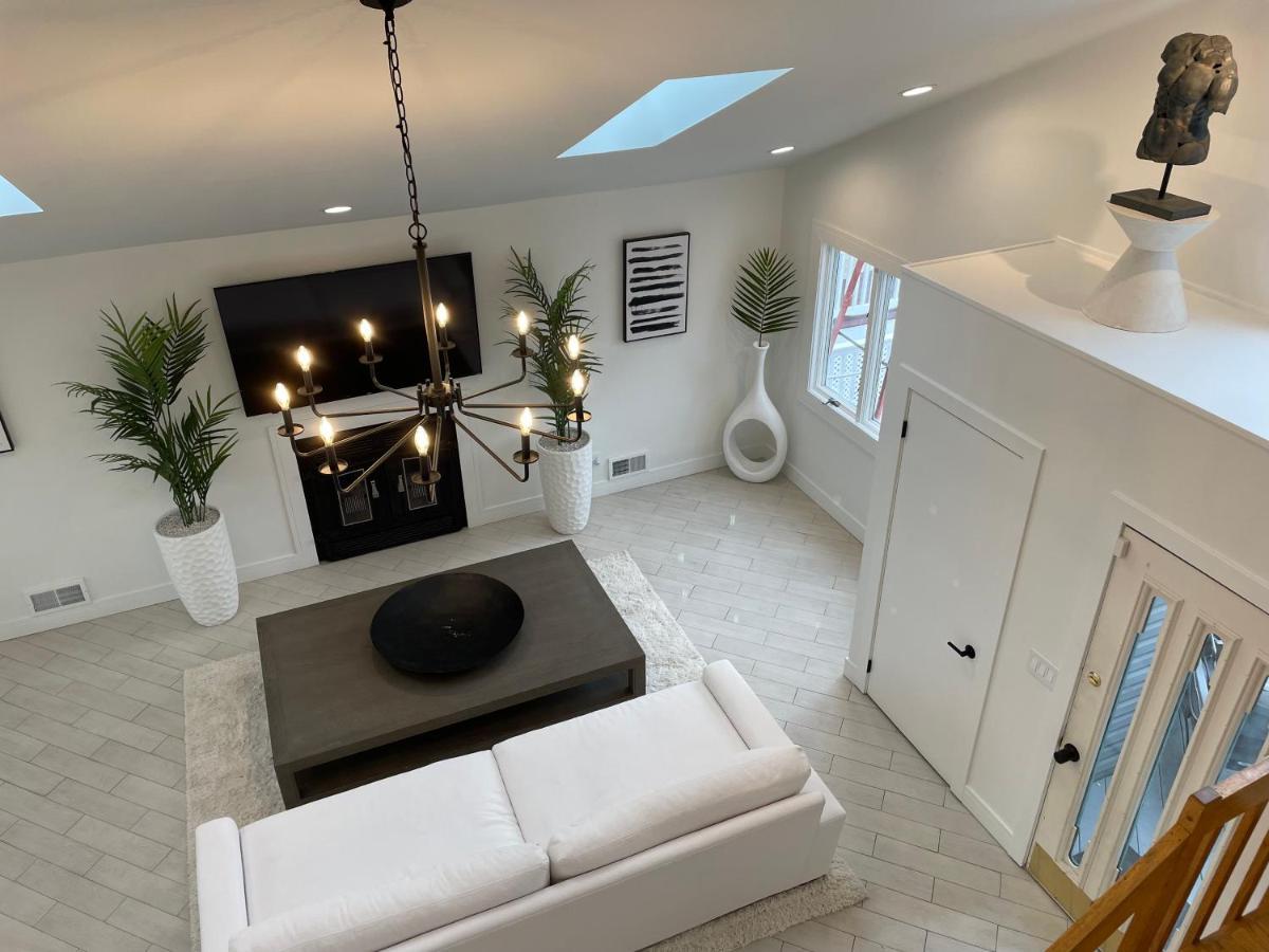 Shore Acres Waterfront Home In Brick With Swimming Pool Access מראה חיצוני תמונה
