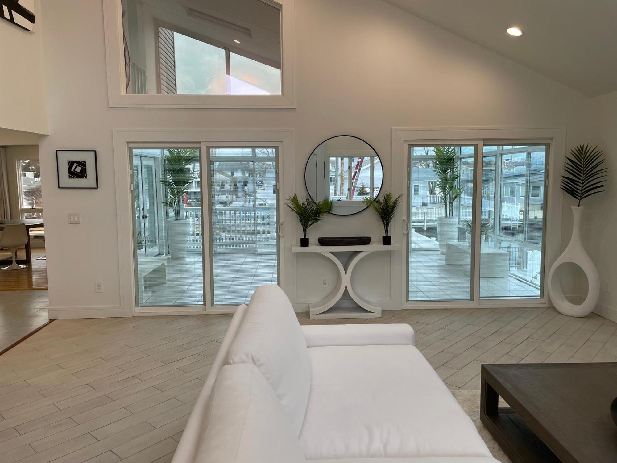 Shore Acres Waterfront Home In Brick With Swimming Pool Access מראה חיצוני תמונה