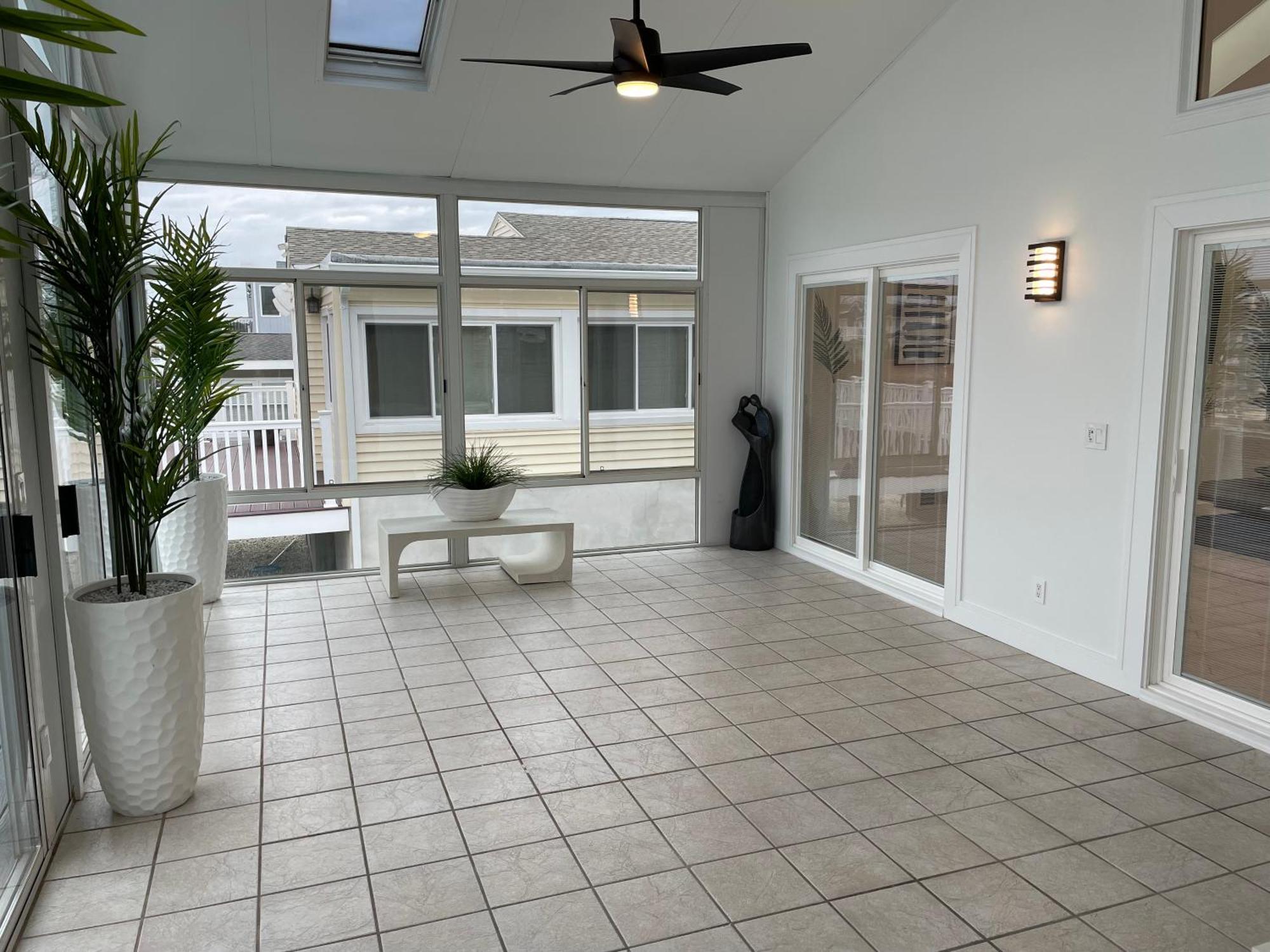 Shore Acres Waterfront Home In Brick With Swimming Pool Access מראה חיצוני תמונה
