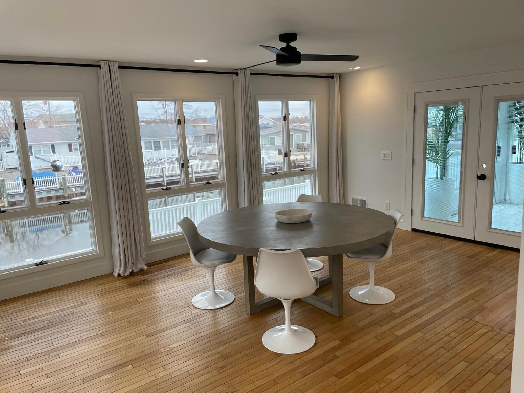 Shore Acres Waterfront Home In Brick With Swimming Pool Access מראה חיצוני תמונה