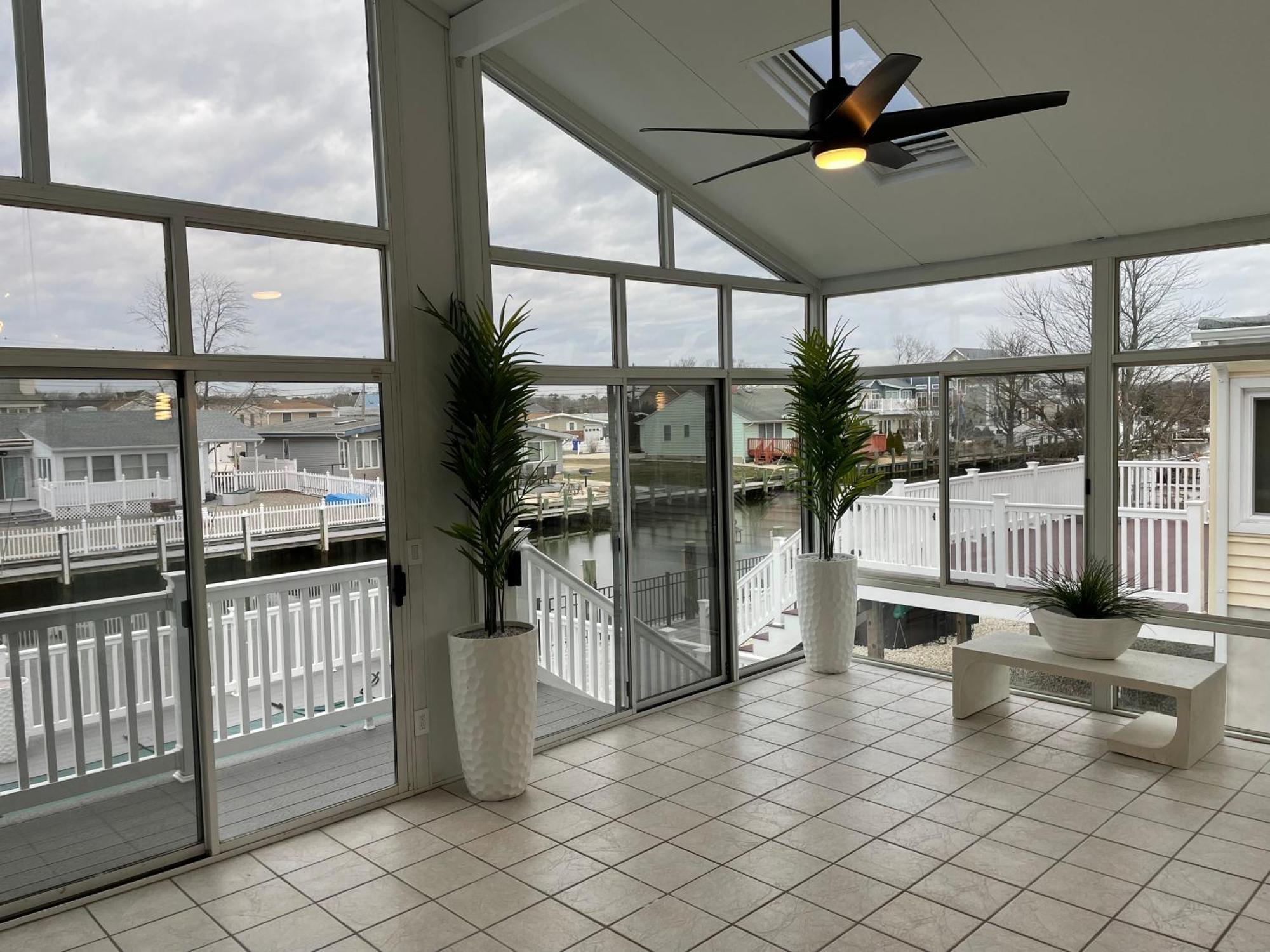 Shore Acres Waterfront Home In Brick With Swimming Pool Access מראה חיצוני תמונה
